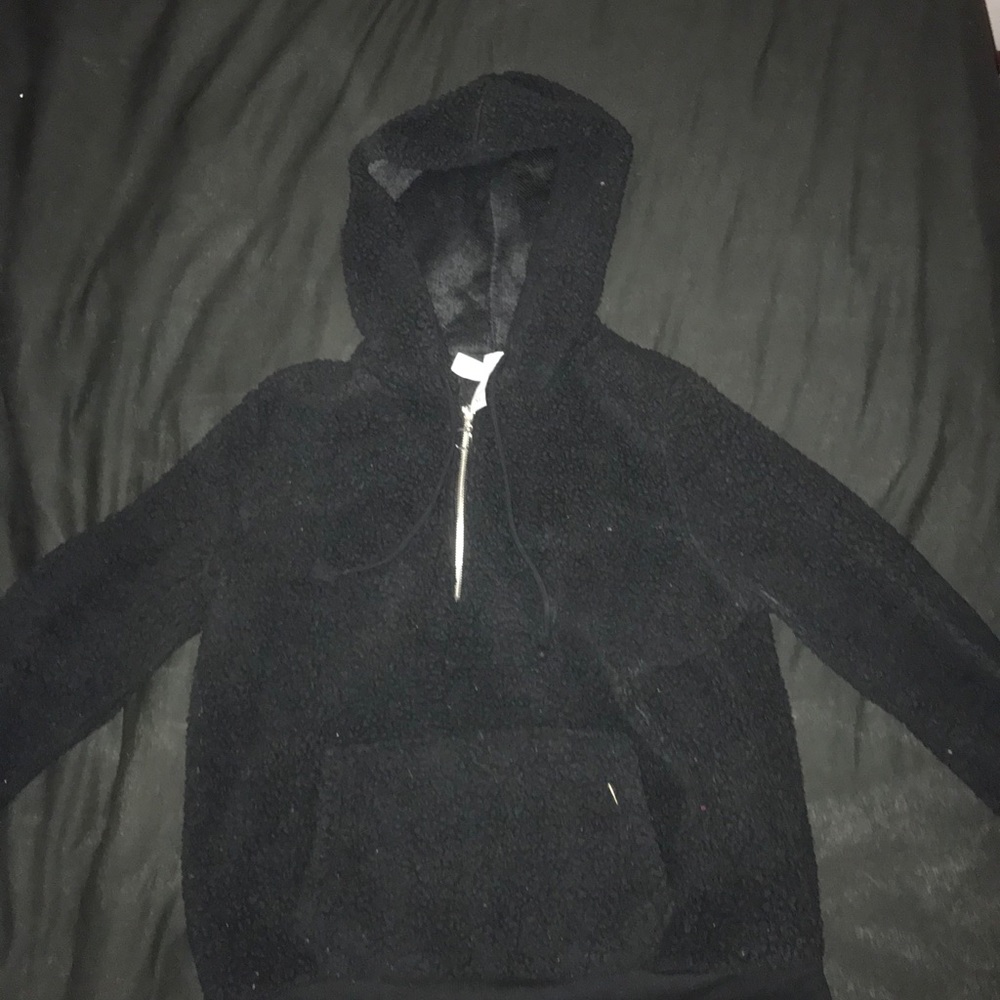 cropped black soft hoodie